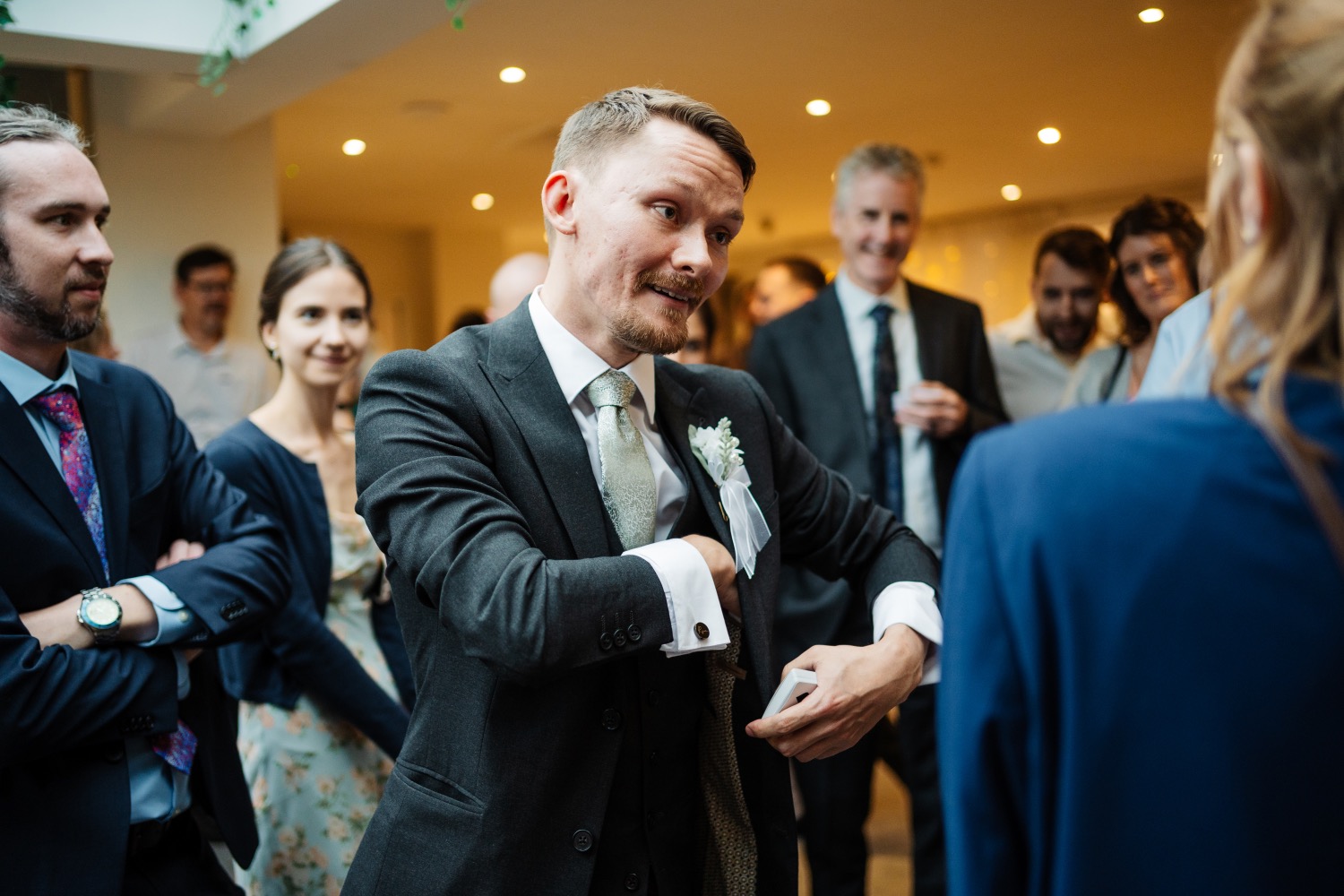 Guests reacting to close-up magic